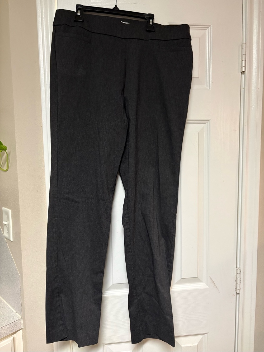 Liz Claiborne Lisa Charcoal Gray Pull On Straight Leg Career Pants 12